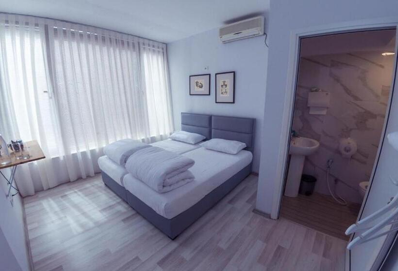 Art Hostel