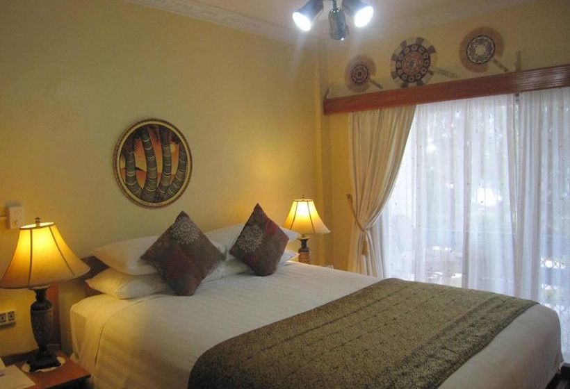 Captain Cook Apartments