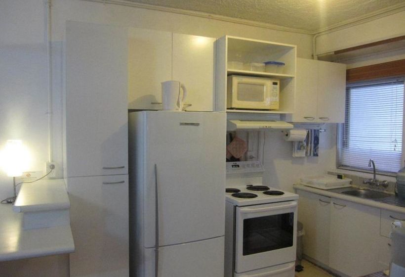 Captain Cook Apartments