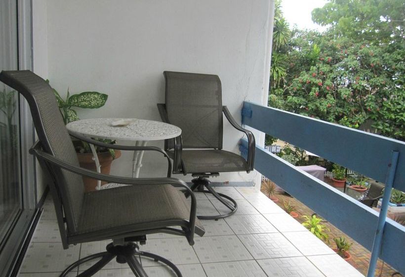 Captain Cook Apartments