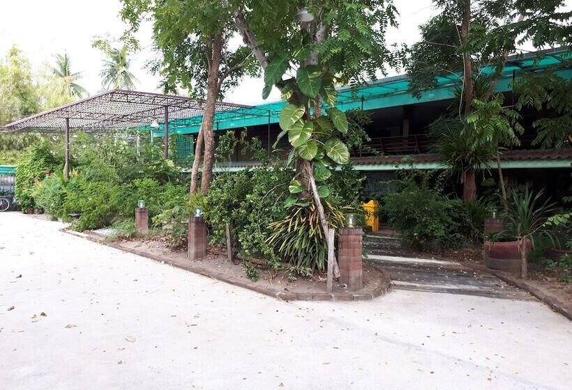 هتل Baan Kitsada