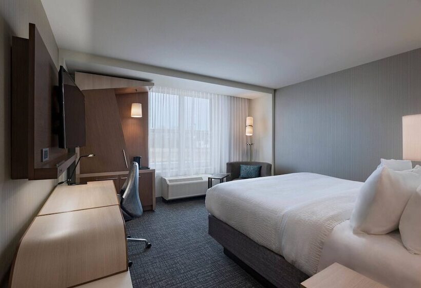 Отель Courtyard By Marriott Jackson Madison