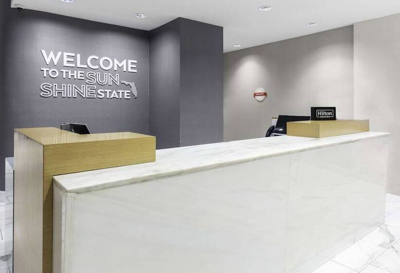 هتل Continental Miami Beach, Tapestry Collection By Hilton