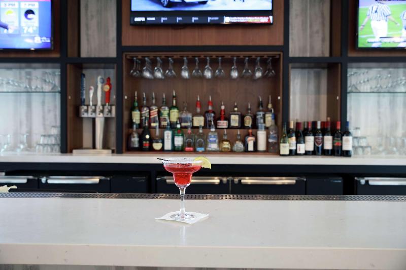 Отель Hilton Garden Inn Tampa Wesley Chapel, Fl