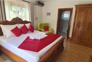 La Digue Holiday Villa