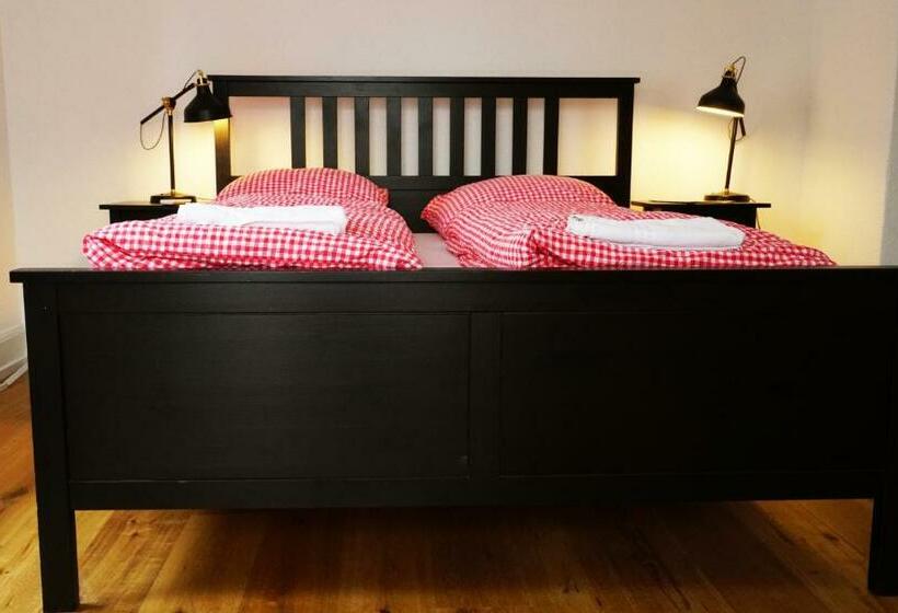 تختخواب و صبحانه Adventure Guesthouse Interlaken