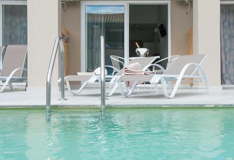 هتل Amour Holiday Resort