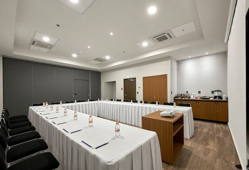 Fotos del hotel City Suites Cancún Aeropuerto:  12