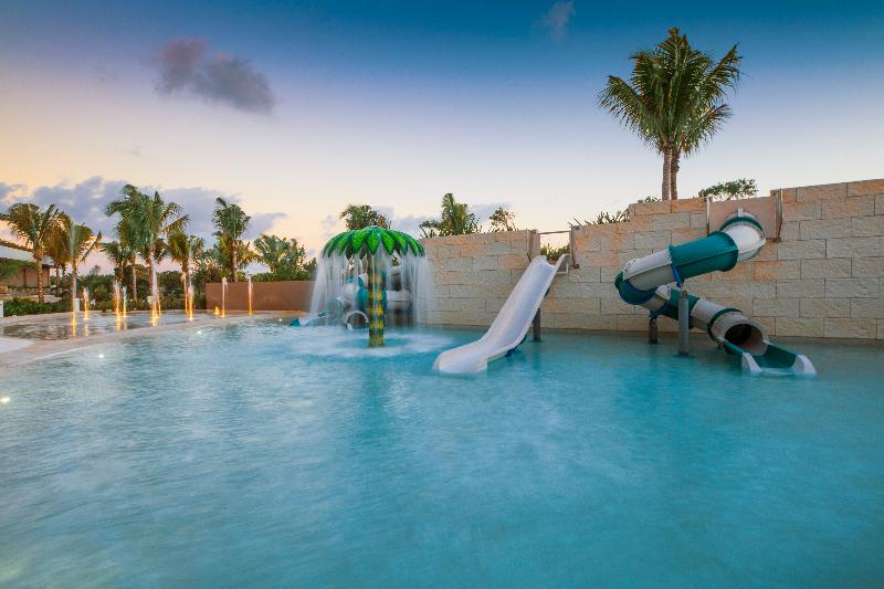 هتل Estudio Playa Mujeres – All Inclusive