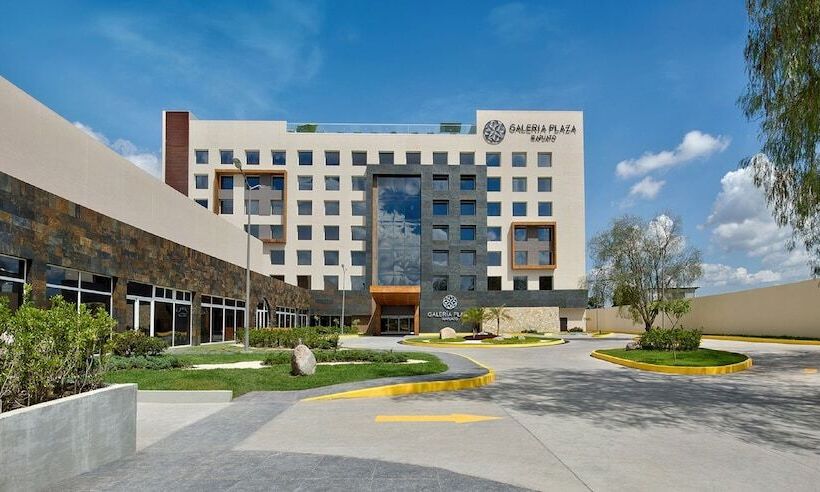 هتل Galeria Plaza Irapuato