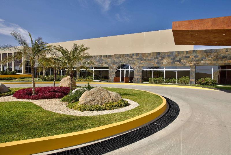 هتل Galeria Plaza Irapuato