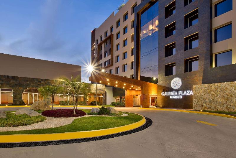 هتل Galeria Plaza Irapuato