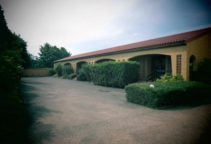 هتل Logis L Auberge Du Gros