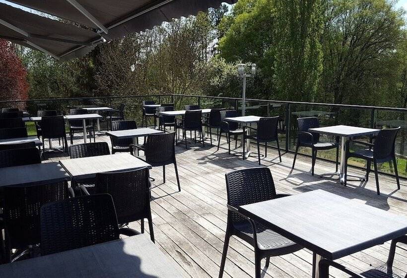 בית מלון כפרי Logis Le Cadusia