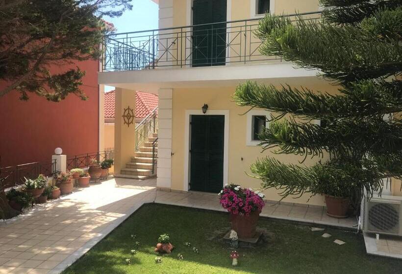 هتل Naftilos Studios