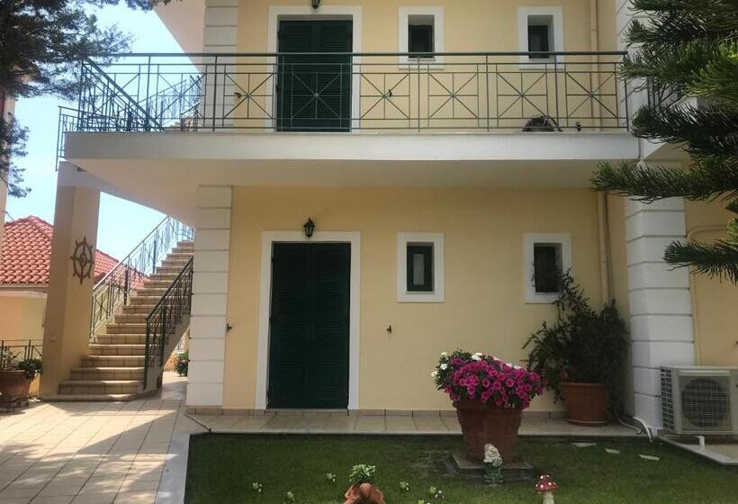 هتل Naftilos Studios