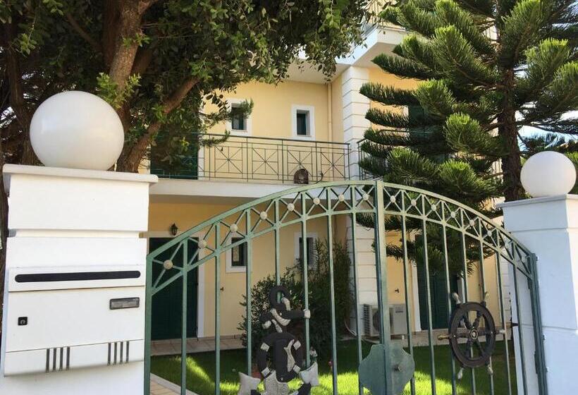 هتل Naftilos Studios