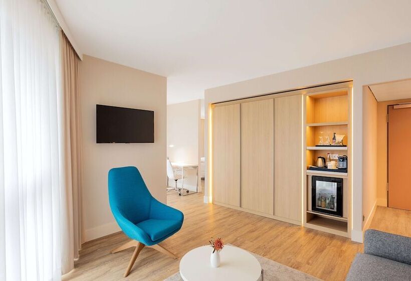 هتل NH Mannheim