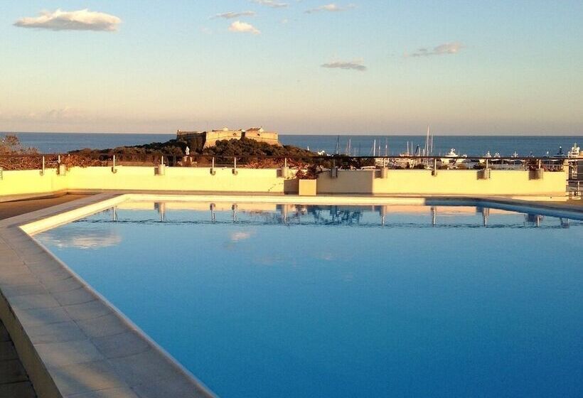 هتل Residence Resideal Antibes