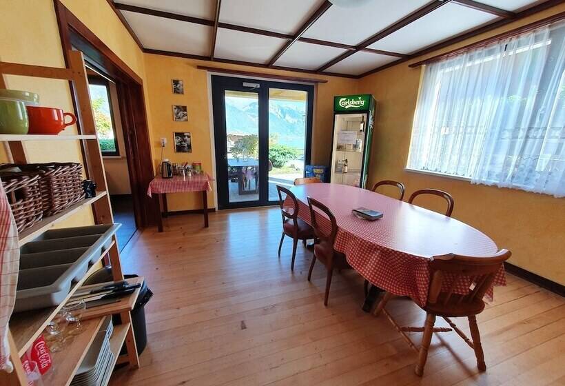 Lake Lodge Hostel