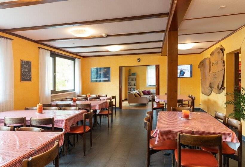 Lake Lodge Hostel
