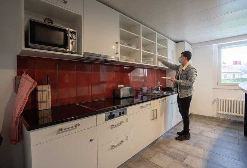 Nyon Hostel
