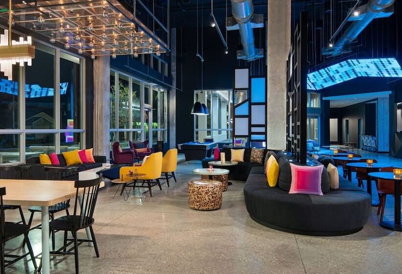 Отель Aloft Delray Beach
