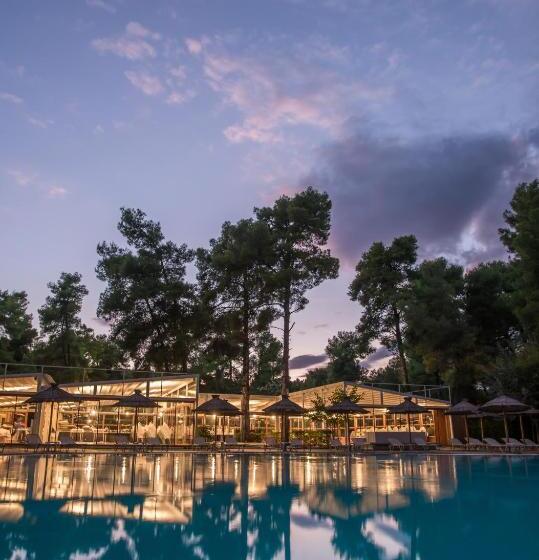 هتل Club Agia Anna