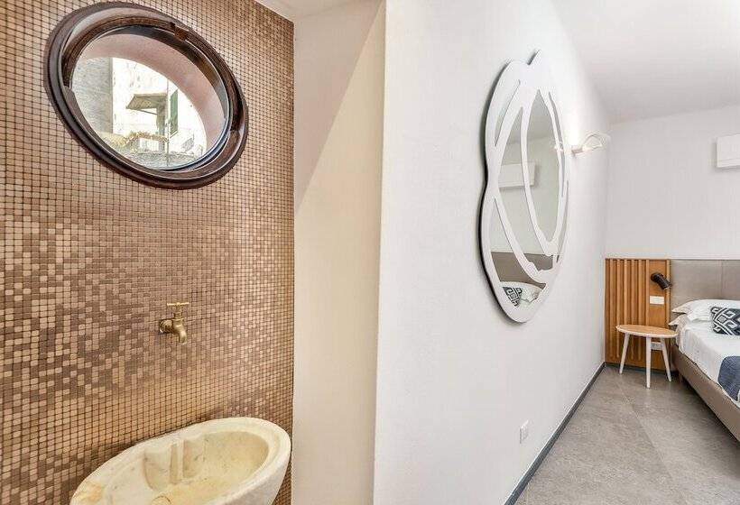 هتل Colonna 24 Luxury Room In Portovenere Near 5 Terre