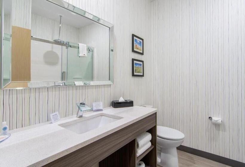 هتل Comfort Inn & Suites