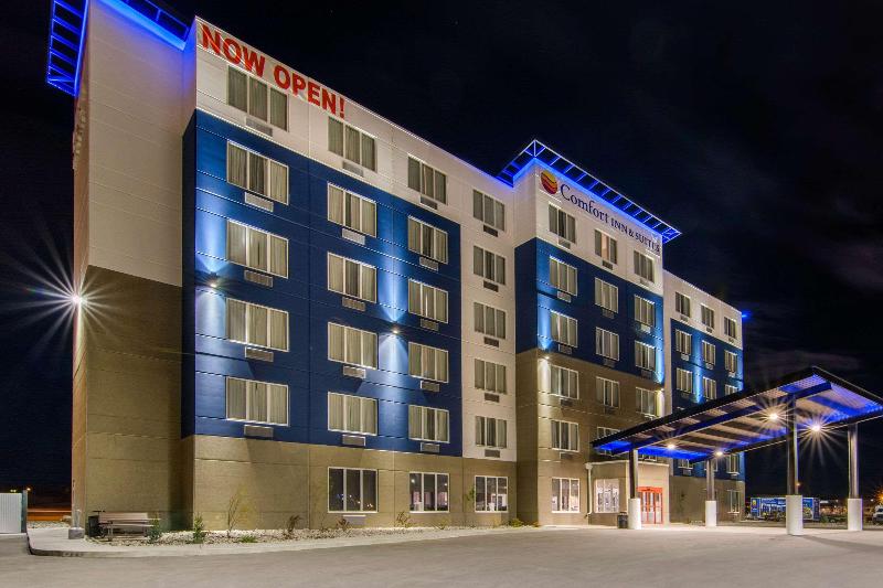 هتل Comfort Inn & Suites