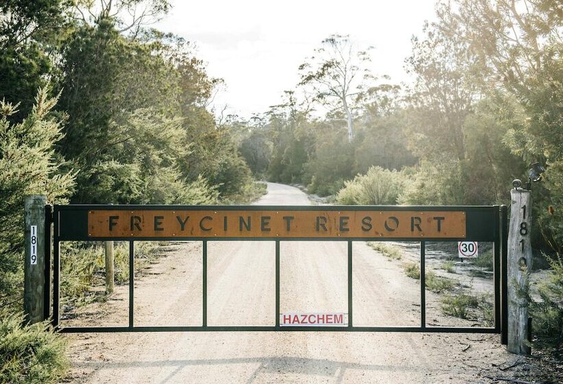 Отель Freycinet Resort