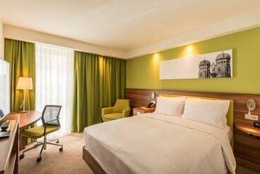هتل Hampton By Hilton Munich City West