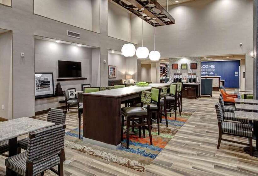هتل Hampton Inn & Suites Culpeper