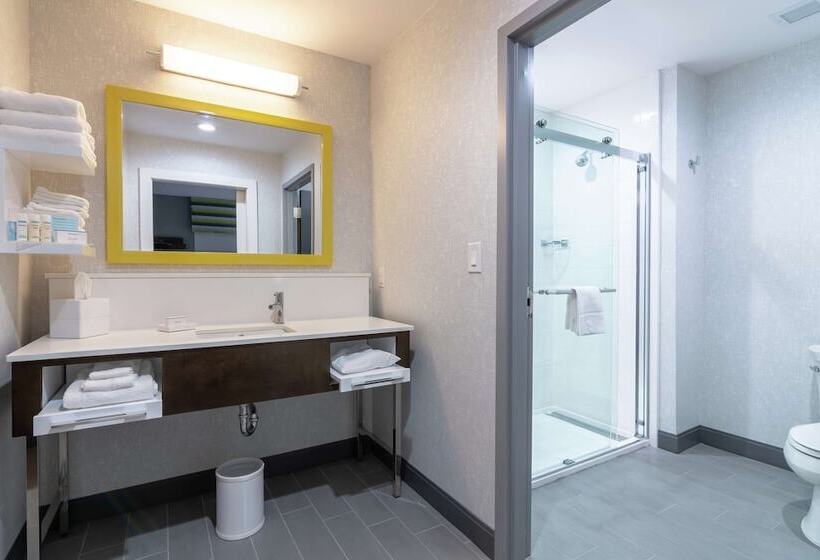 هتل Hampton Inn & Suites Dallas East