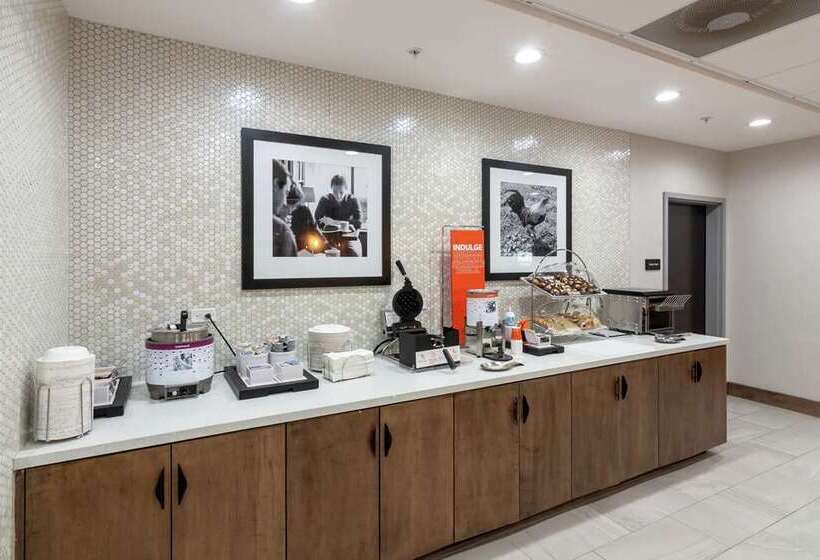 هتل Hampton Inn & Suites Dallas East