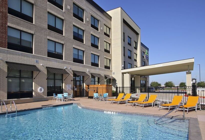 هتل Holiday Inn Express And Suites Frisco Nw