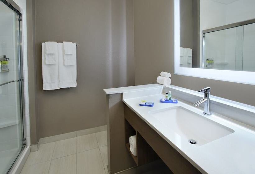 هتل Holiday Inn Express And Suites Frisco Nw