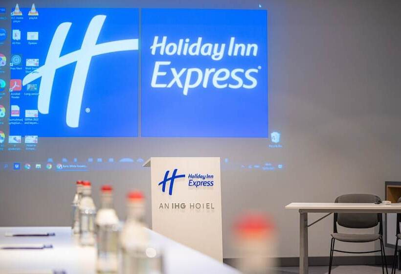 هتل Holiday Inn Express Yerevan, An Ihg
