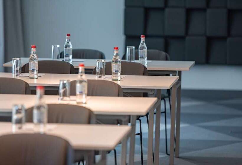 هتل Holiday Inn Express Yerevan, An Ihg