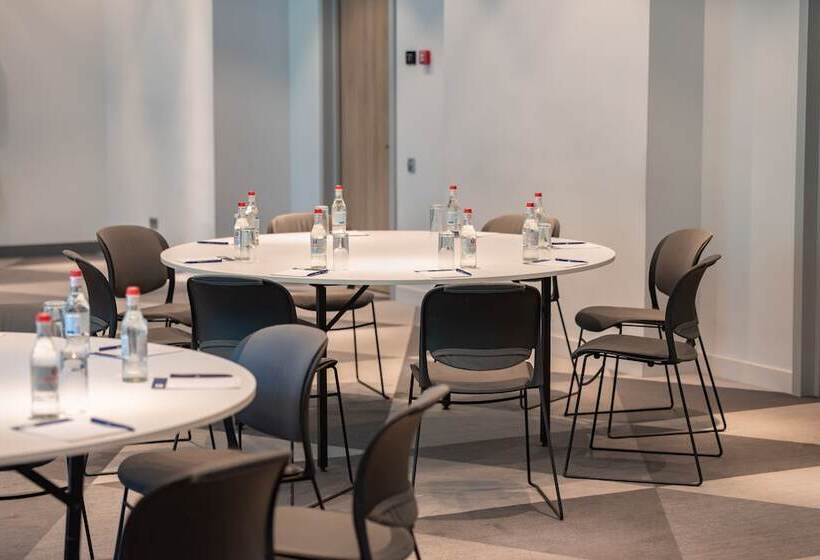 هتل Holiday Inn Express Yerevan, An Ihg