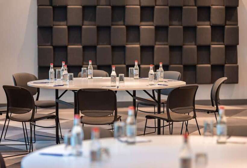 هتل Holiday Inn Express Yerevan, An Ihg