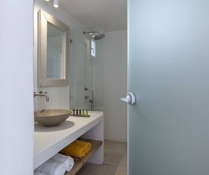 هتل Legacy Suites