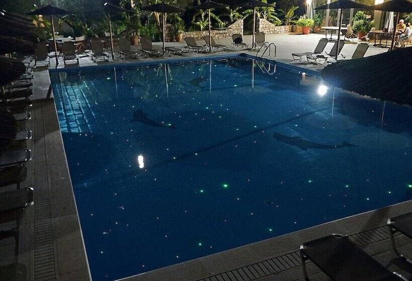 هتل Saint George Resort