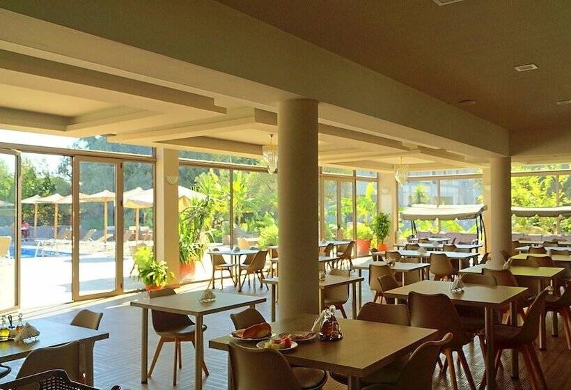 هتل Saint George Resort