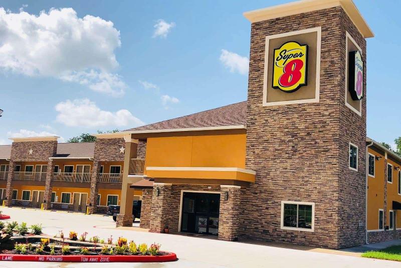 هتل Super 8 By Wyndham Houston Northwest Cypress