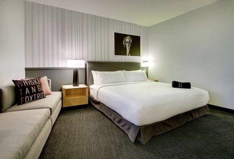 هتل The Rose Chicago, Tapestry Collection By Hilton