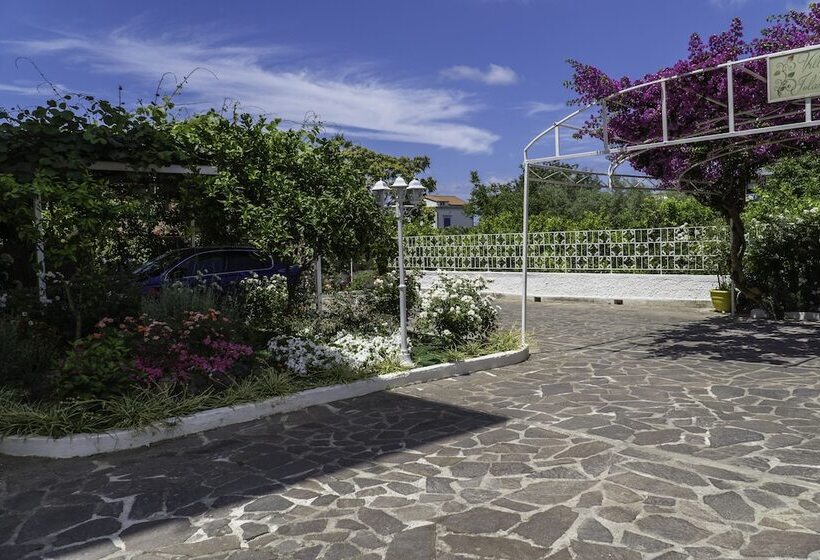 فندق Villa Iolanda