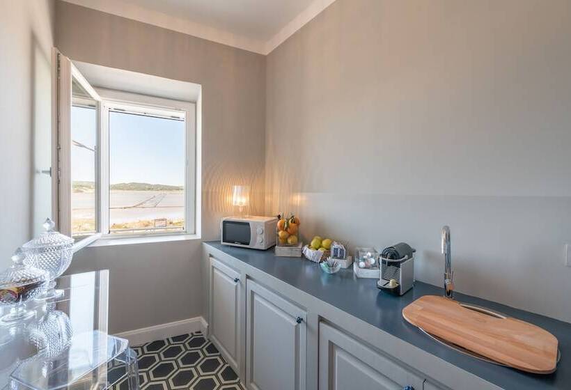 هتل Aquamadre Suites