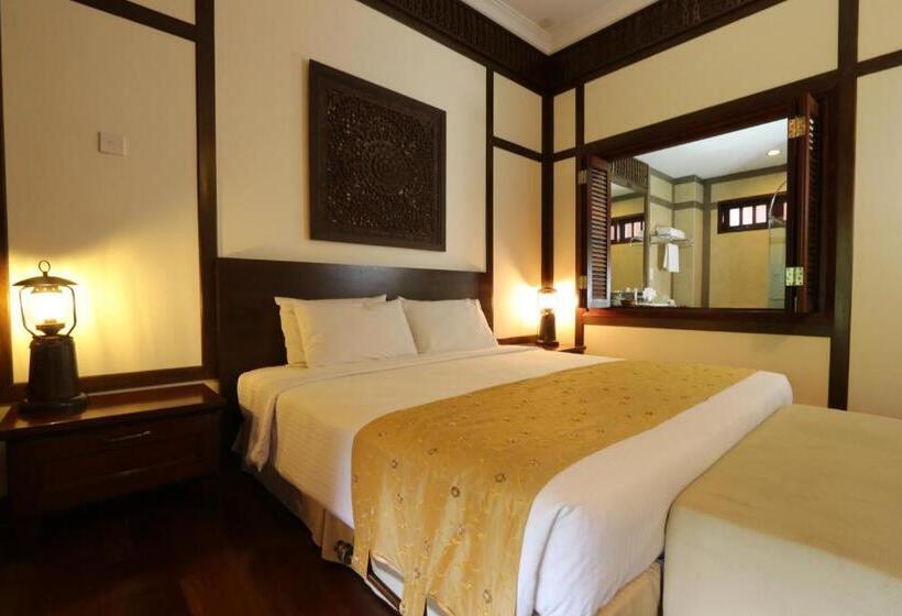 هتل Bukit Merah Laketown Resort